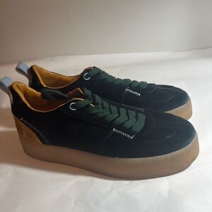 Gently used Steve Madden green suede women’s shoes 7M